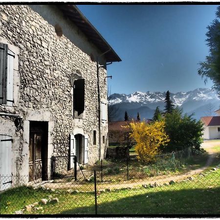 Vieux Corps De Ferme Datant De 1675 Crolles Екстер'єр фото
